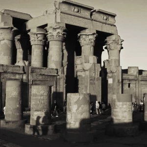 عکس «پژواک معابد ؛ موسیقی و صدا در مصر باستان»